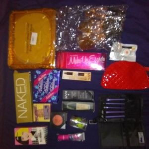 Full make up kit .bag. brushes ect.